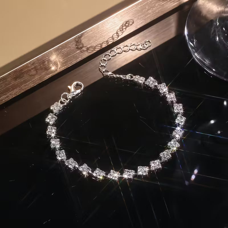 Bracelet élégant en cuivre carré avec griffes en strass