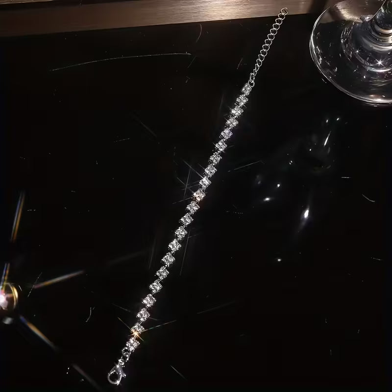 Bracelet élégant en cuivre carré avec griffes en strass