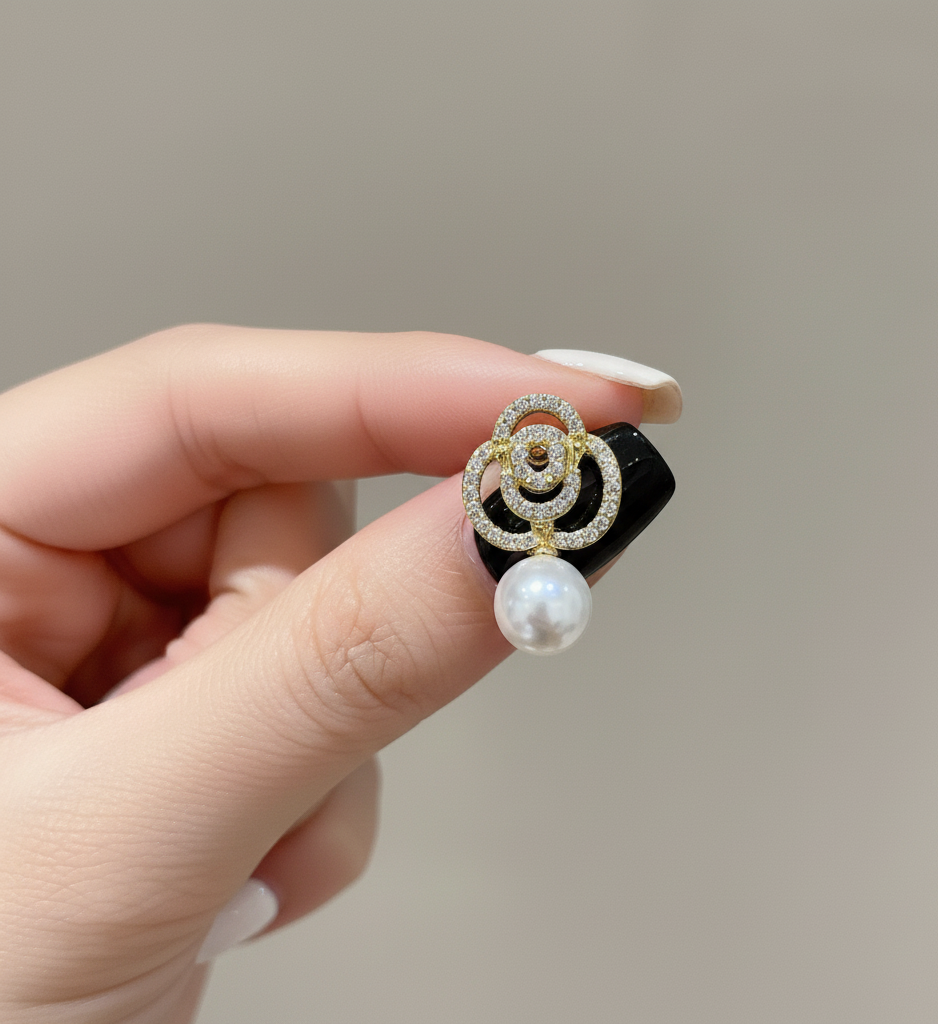 Flora Pearl Earrings